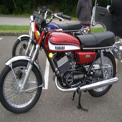 Yamaha RD350 Specfications And Features